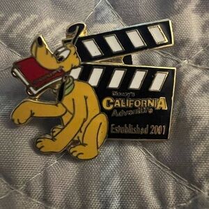 Disney California Adventure Exclusive Gold Pin 2001